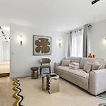 31 Flat 8 Person St Lazare Galerie Lafayette Paris 8Th