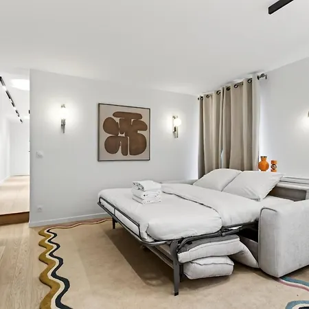 31 Flat 8 Person St Lazare Galerie Lafayette 8th * Paris