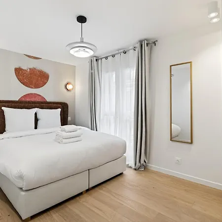 31 Flat 8 Person St Lazare Galerie Lafayette 8th Apartment *