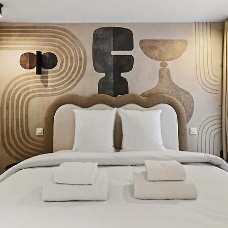 31 Flat 8 Person St Lazare Galerie Lafayette 8th Paris