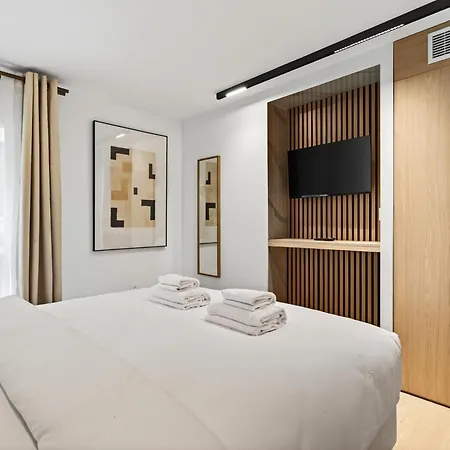 31 Flat 8 Person St Lazare Galerie Lafayette 8th Apartment *